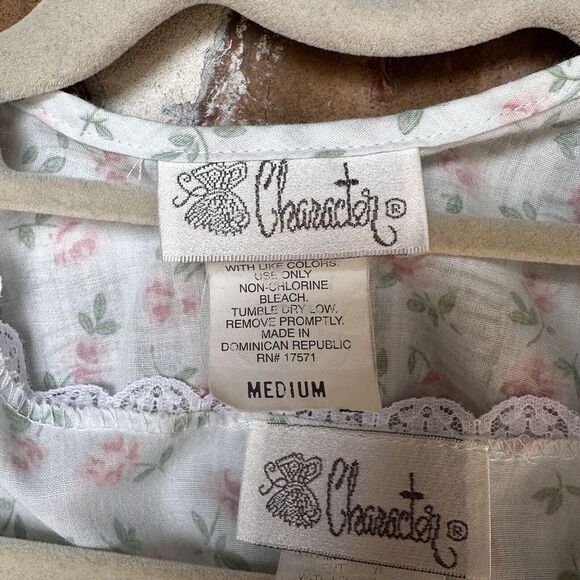 Floral Lace Women's Robe - Picture 5 of 12